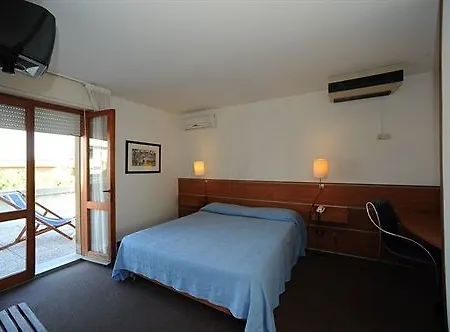 Argentina מלון 3*